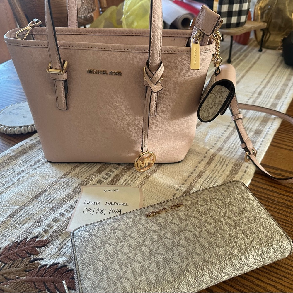 Michael Kors cross body